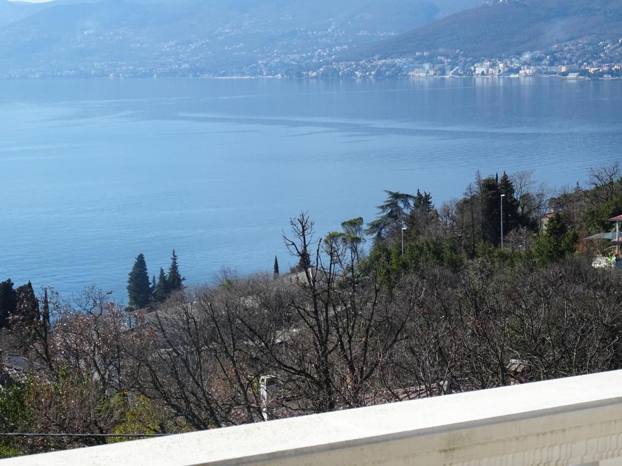 Apartman Lamia S Pogledom Na More Rijeka Exterior photo
